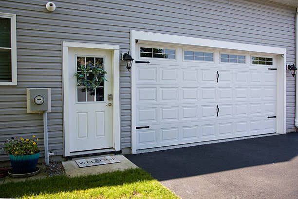 24/7 Emergency Garage Door Panel Replacement experts in English Creek, NJ